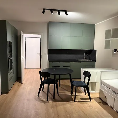 Appartement New Stylish Varta Alpha 2025 & Parking *