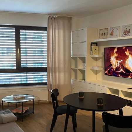 Appartement New Stylish Varta Alpha 2025 & Parking